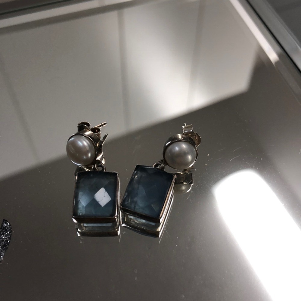 Blue/pearl earrings